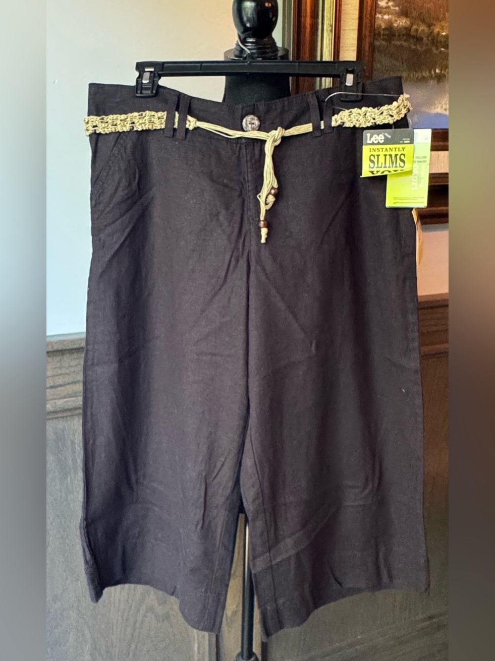 Lee Wide Leg  Capris Women’s Pants in Black linen blend with Rope Belt NWT 12